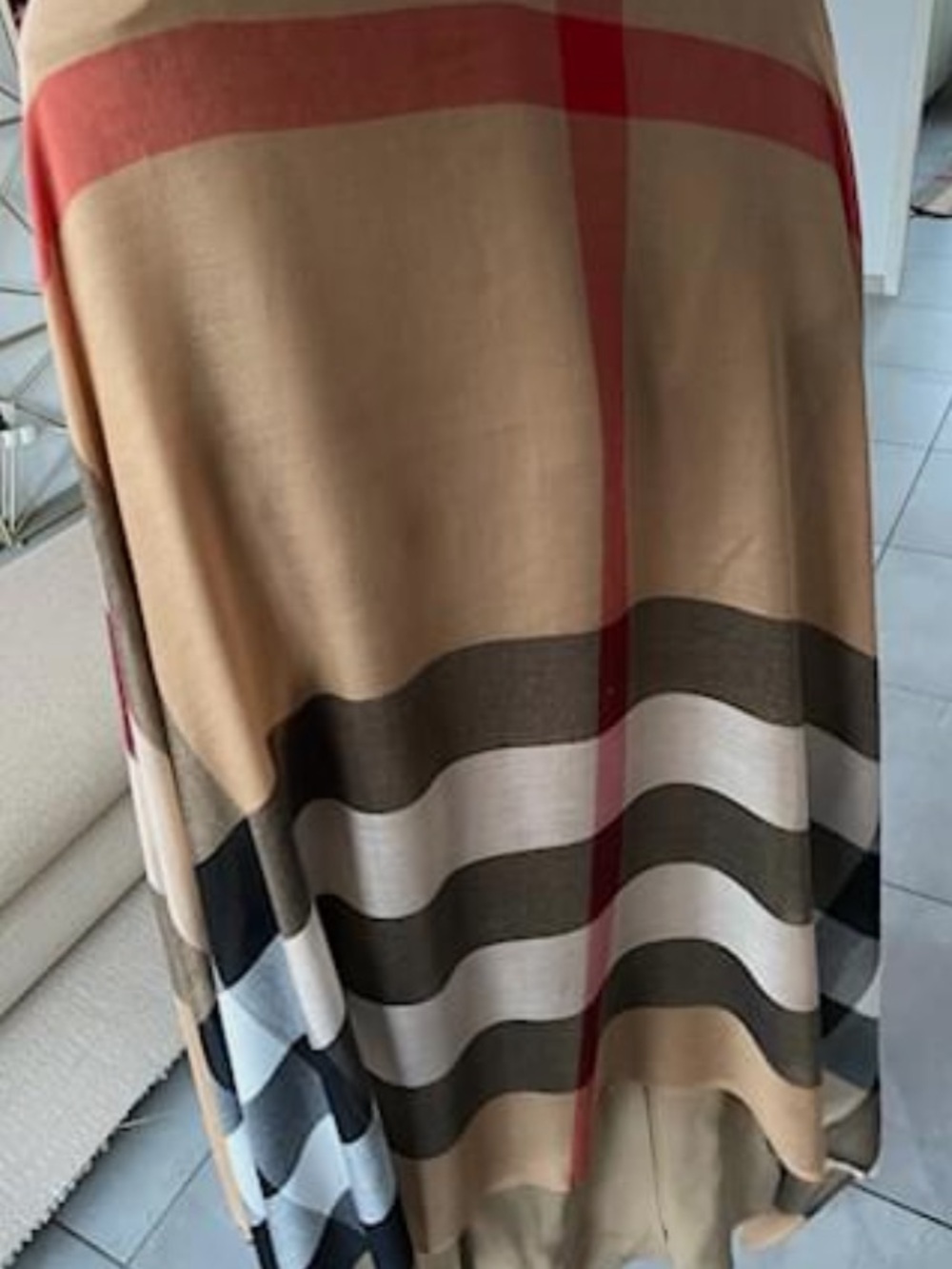 Burberry Plaid Cashmere & Silk Scarf  200 x 90cm